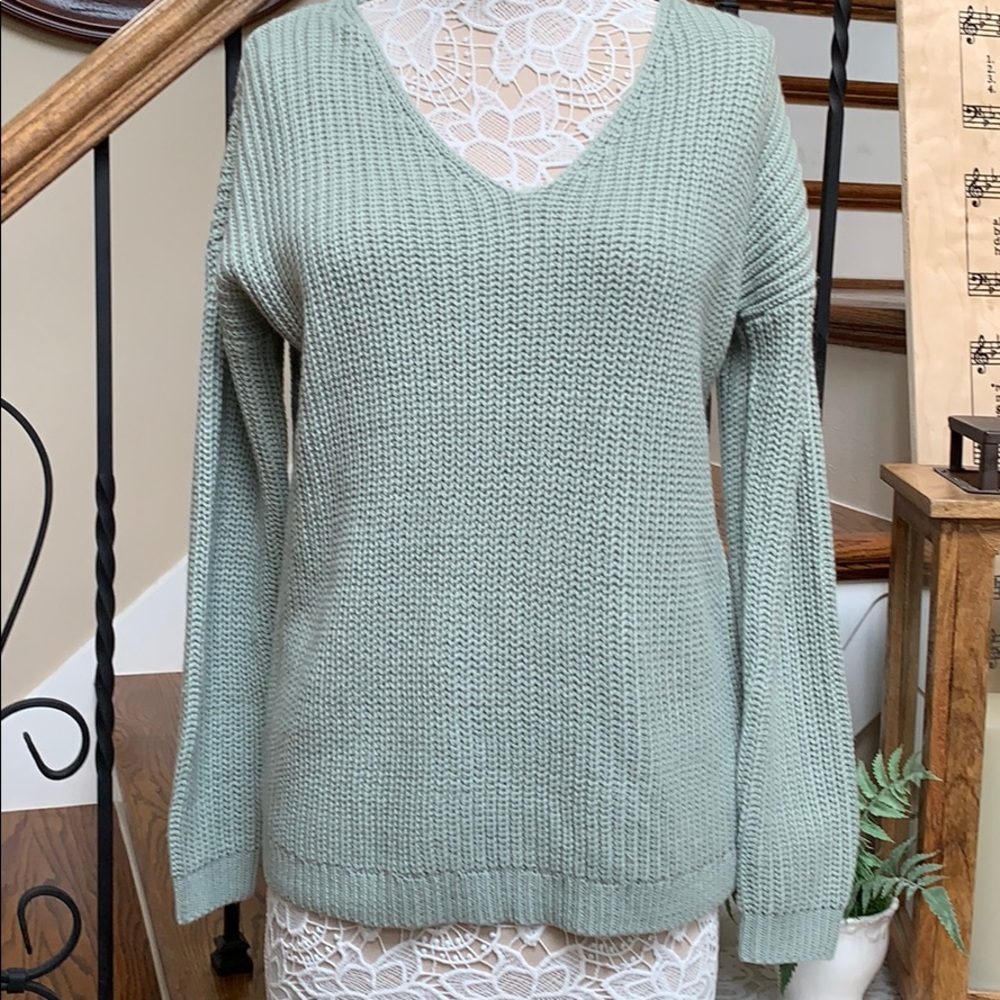 Hippie Rose size M sage sweater